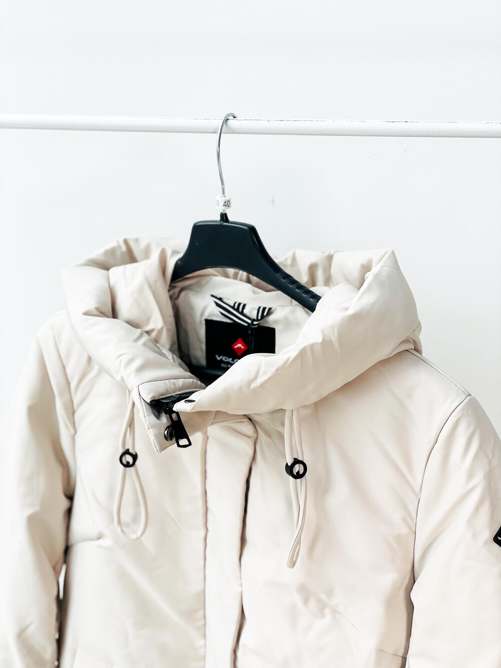 Пальто-пуховик LJ L22055 J-ASPEN подовжене стьобане молочний, M