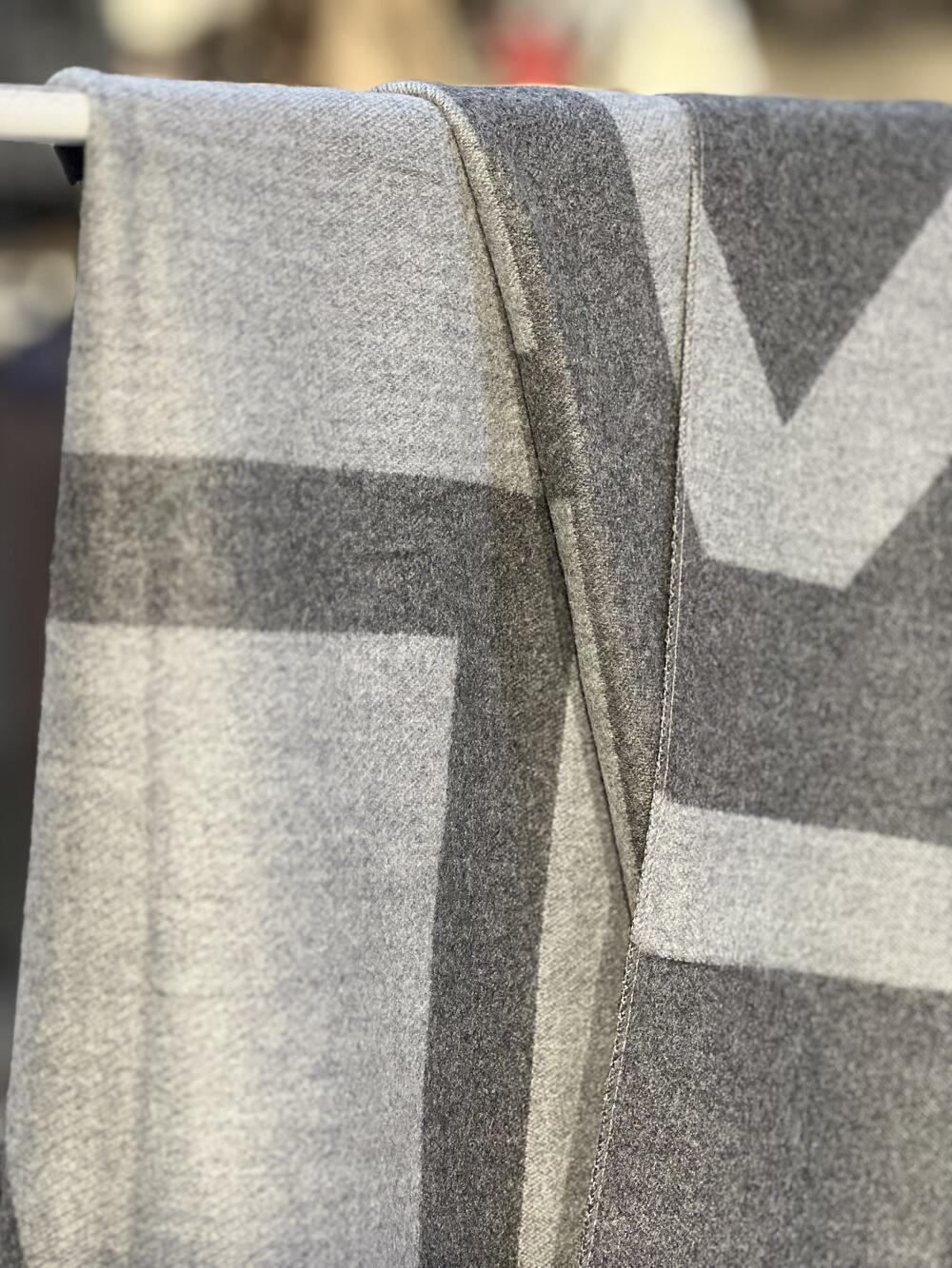 Палантин БРЕНДА кашемір тонкий сірий/т.сірий