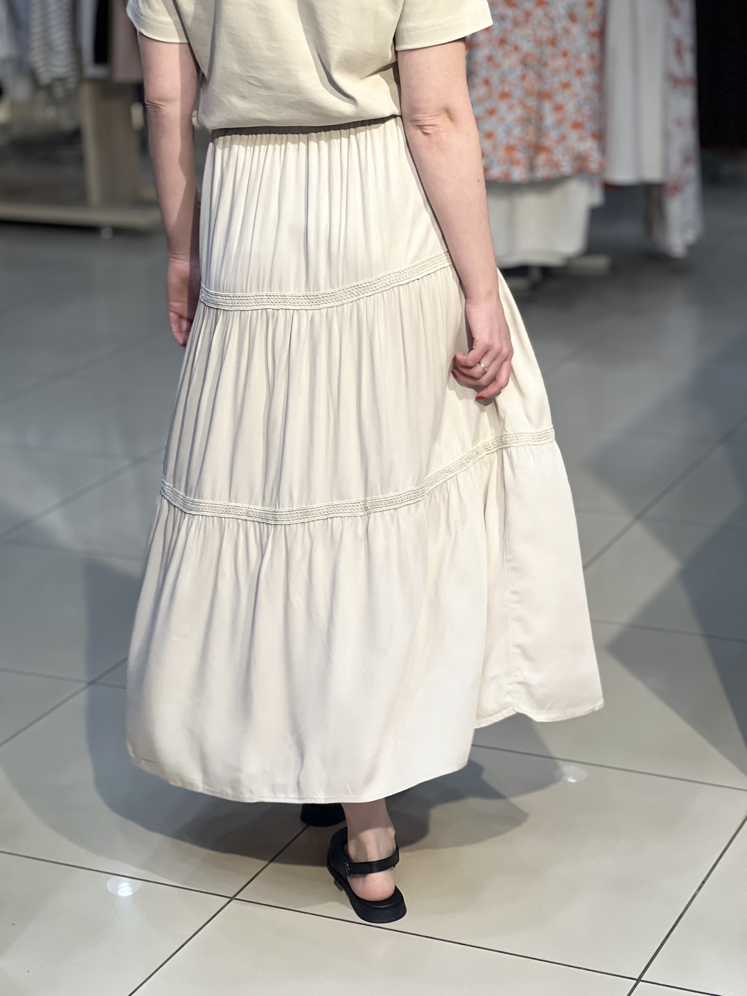 Спідниця LO L04395 G-FLAVIA довга волани мережка св.бежевий, S
