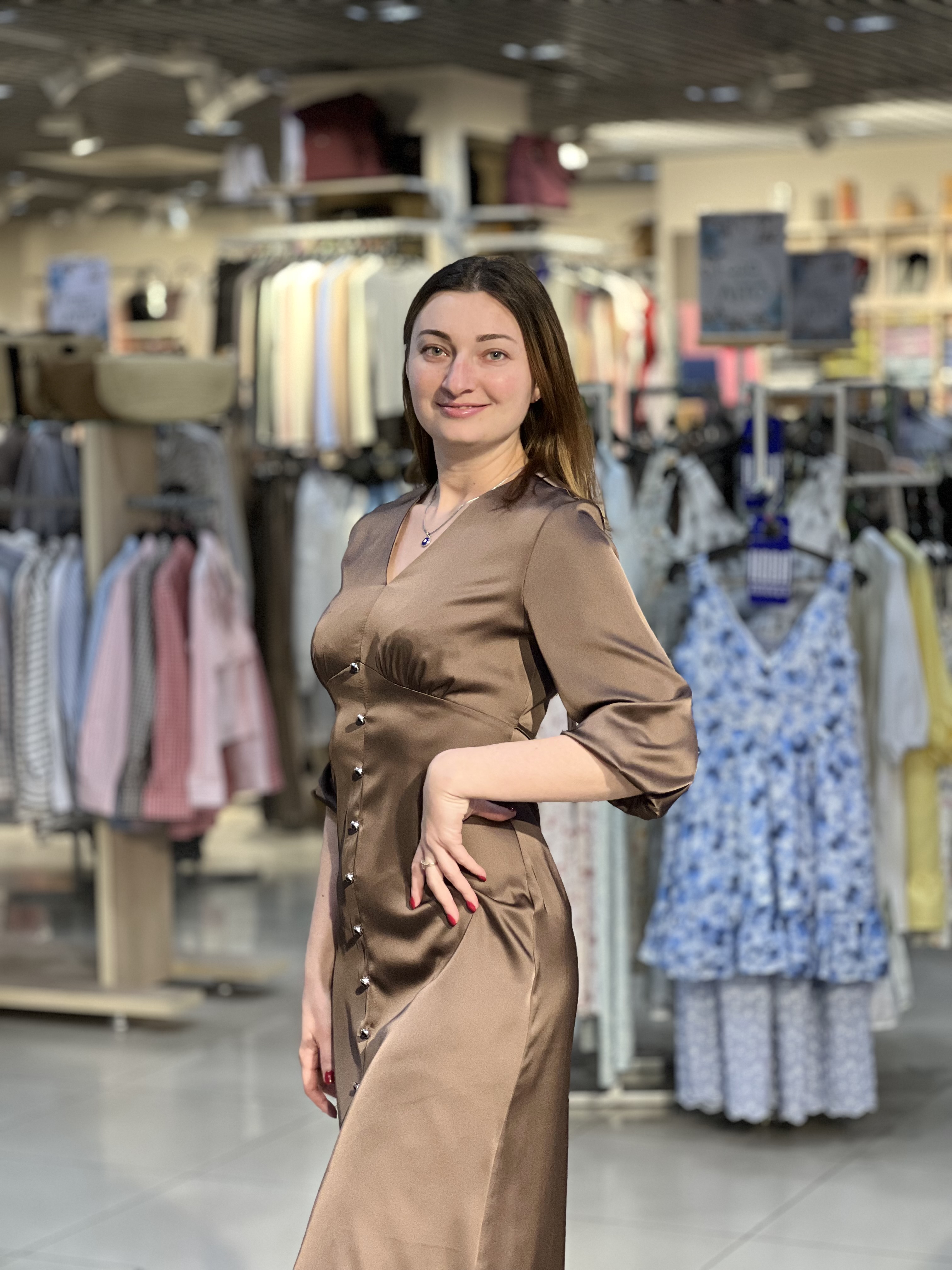 Сукня LK 930 атлас ґудзики шоколад, 44