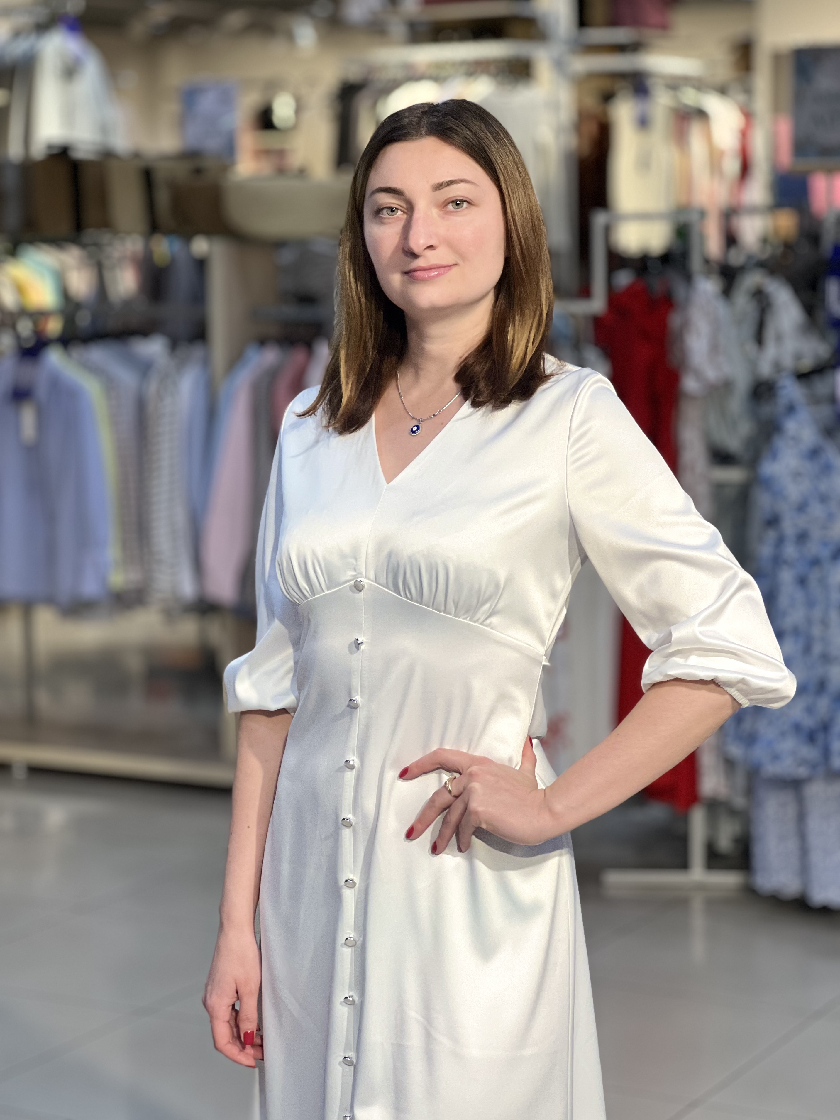 Сукня LK 930 атлас ґудзики молочний, 48