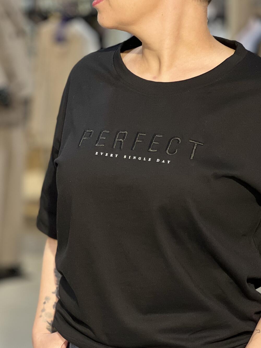 Футболка LO L02136 T-PERFECT к/р укорочена вишитий бренд чорний, XL