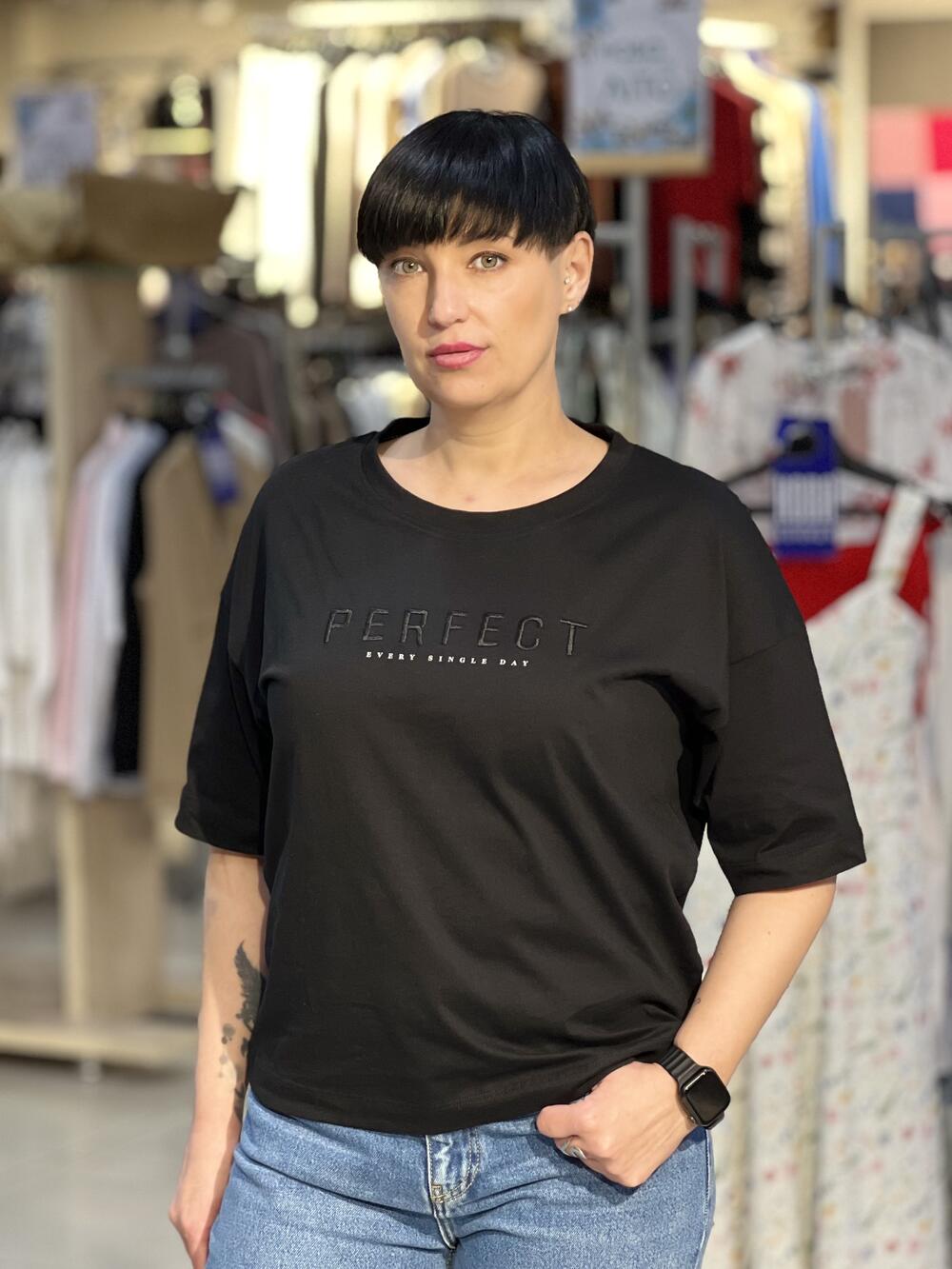 Футболка LO L02136 T-PERFECT к/р укорочена вишитий бренд чорний, XL