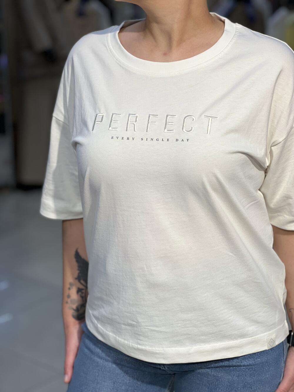Футболка LO L02136 T-PERFECT к/р укорочена вишитий бренд молочний, M