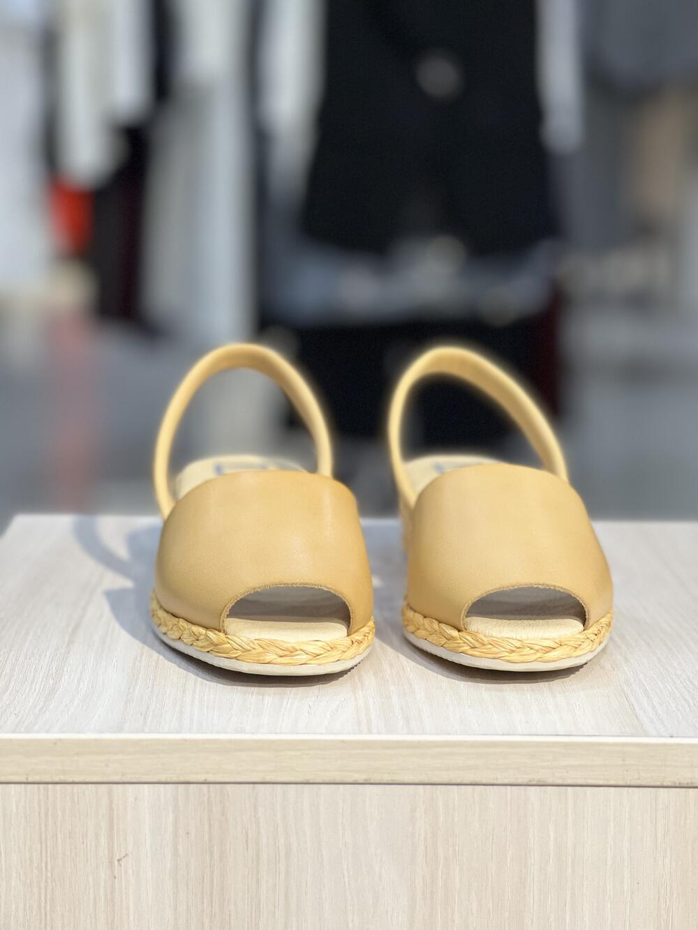 Босоніжки LA Menorguina Trigo натуральна шкіра жовтий, 38