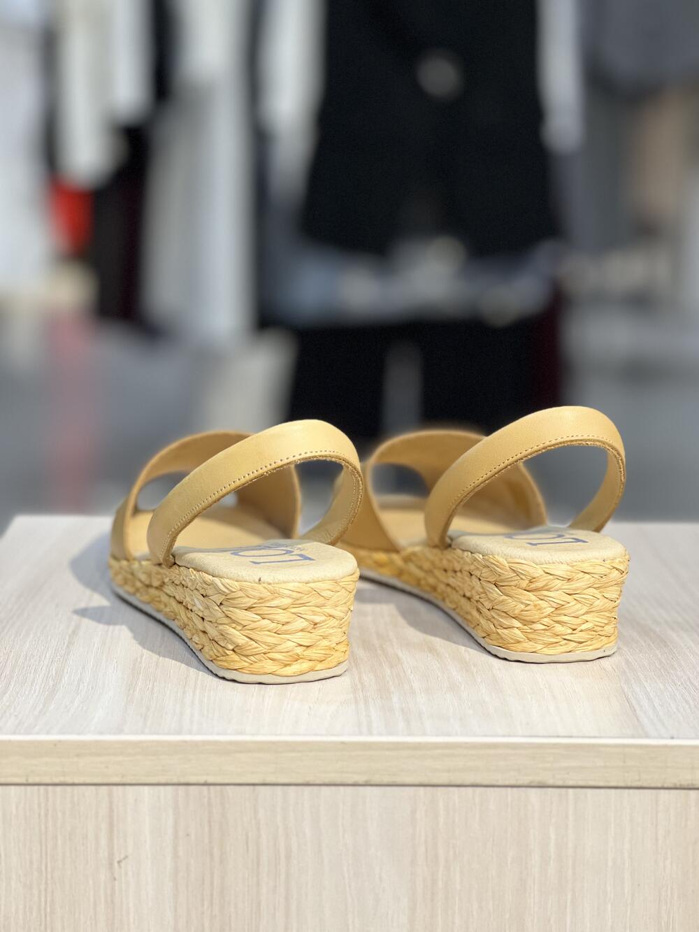 Босоніжки LA Menorguina Trigo натуральна шкіра жовтий, 38