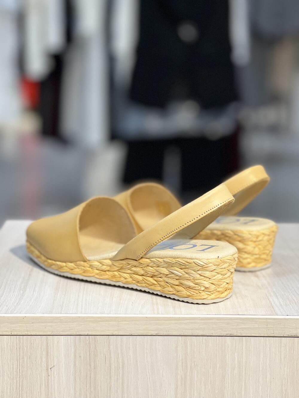 Босоніжки LA Menorguina Trigo натуральна шкіра жовтий, 38