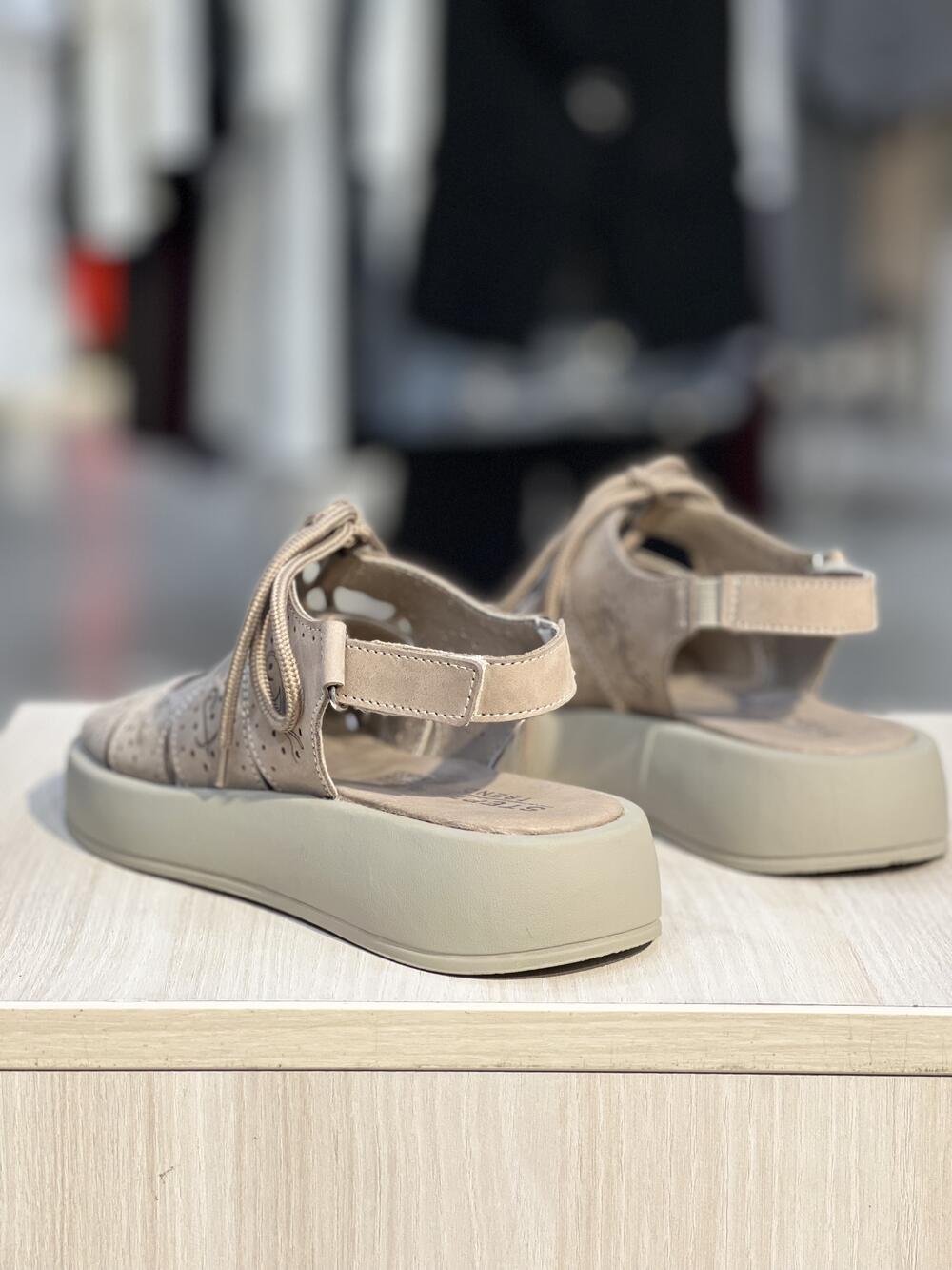 Босоніжки LH 8197 натуральний нубук перфорація шнурівка капучино, 38