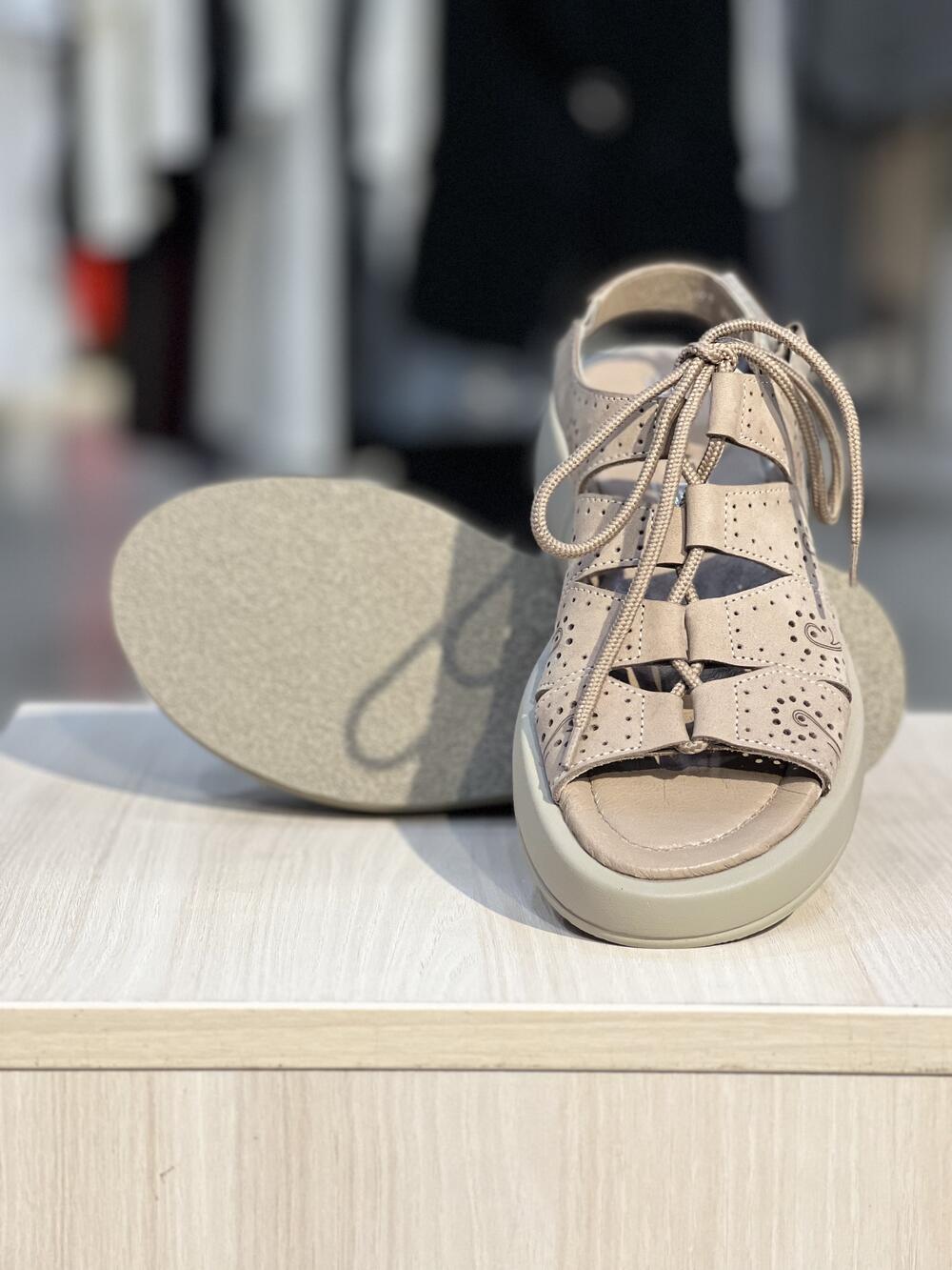 Босоніжки LH 8197 натуральний нубук перфорація шнурівка капучино, 40