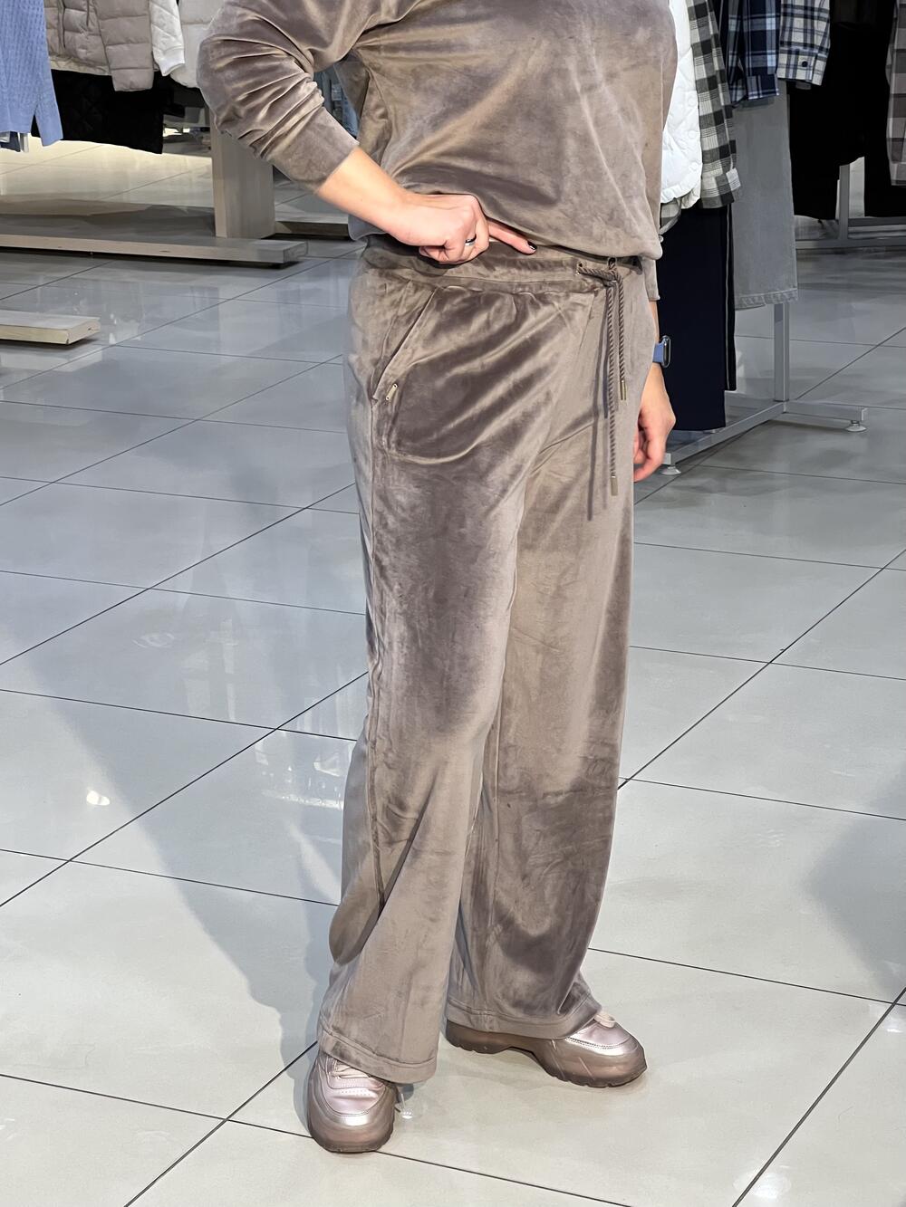 Костюм LP L01309/28168 B-CARLA /N-CASE спорт велюр мокко, XS