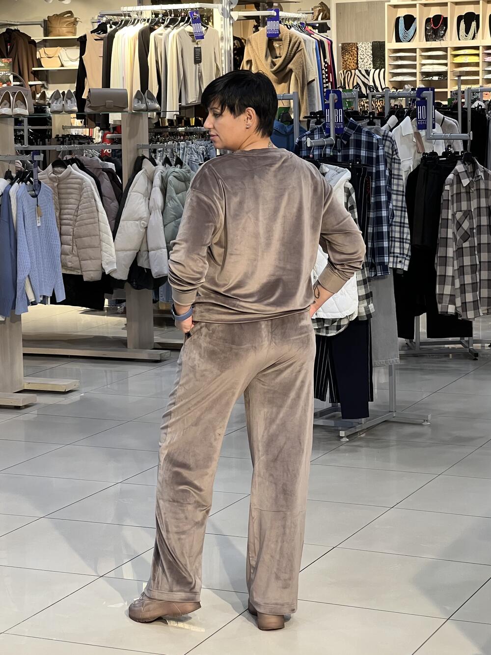 Костюм LP L01309/28168 B-CARLA /N-CASE спорт велюр 