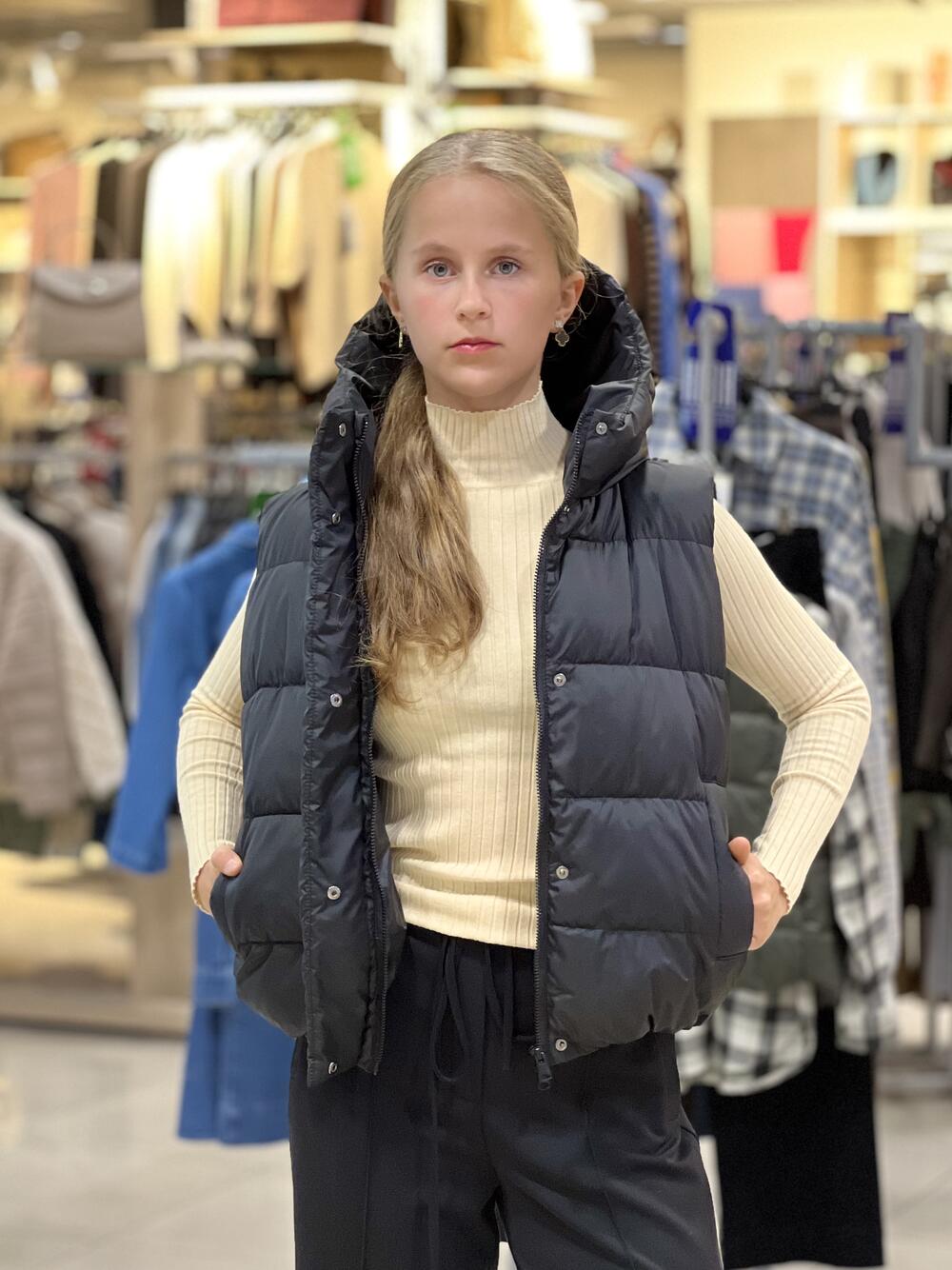 Жилет LP 050100 стьобаний короткий з капюшоном 