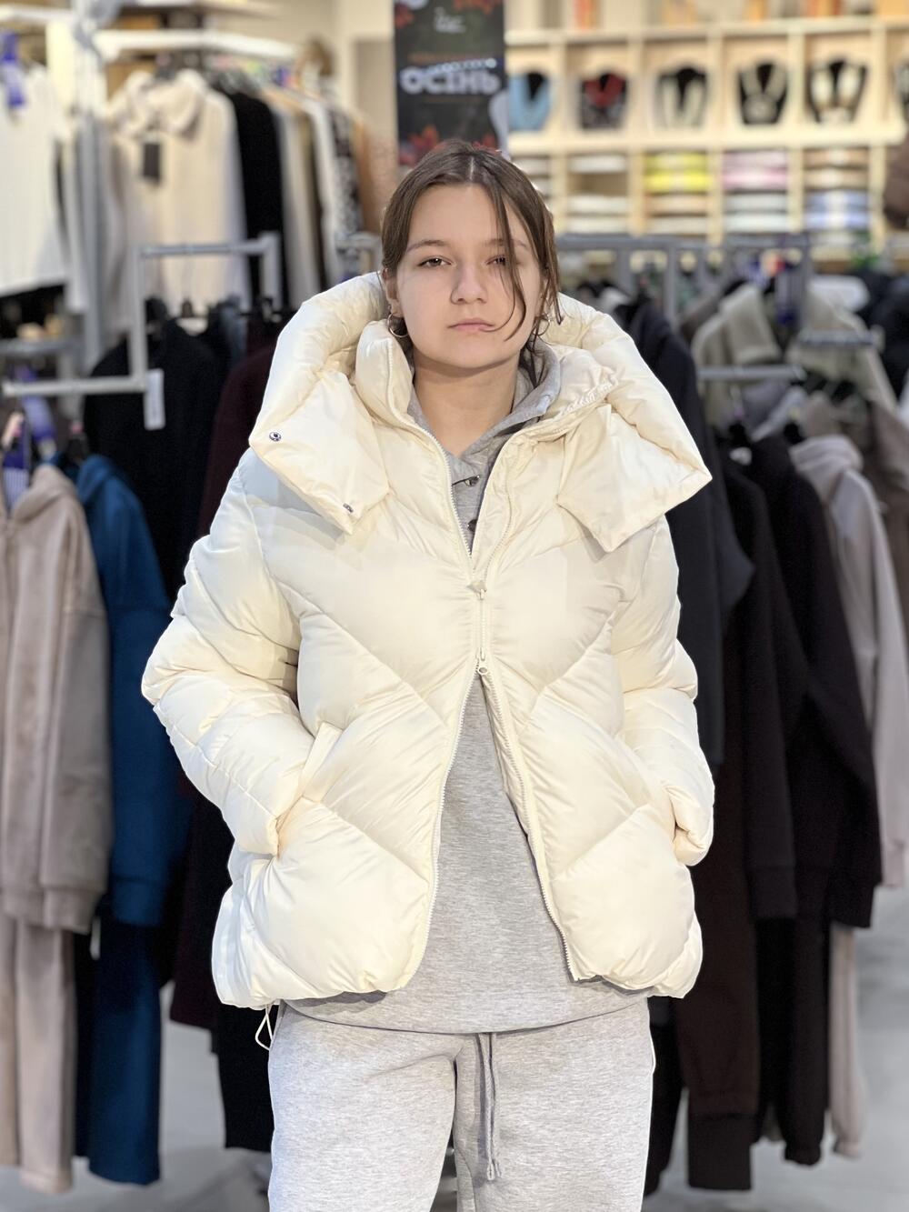 Куртка LP 080101 пуховик з капюшоном молочний, M