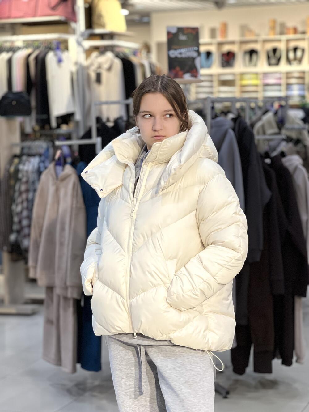 Куртка LP 080101 пуховик з капюшоном молочний, M