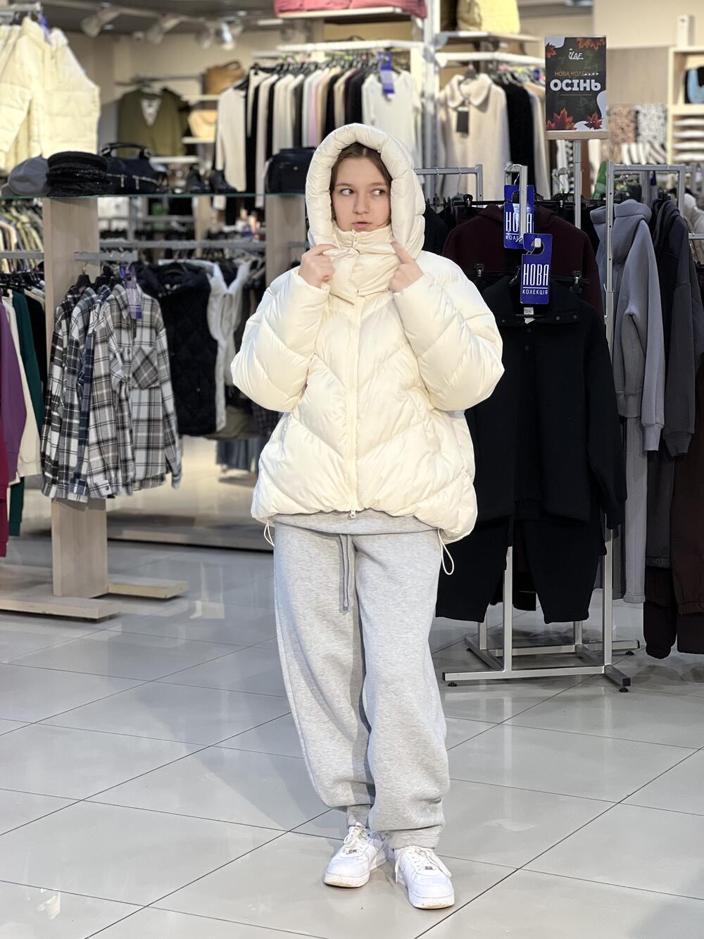 Куртка LP 080101 пуховик з капюшоном молочний, S