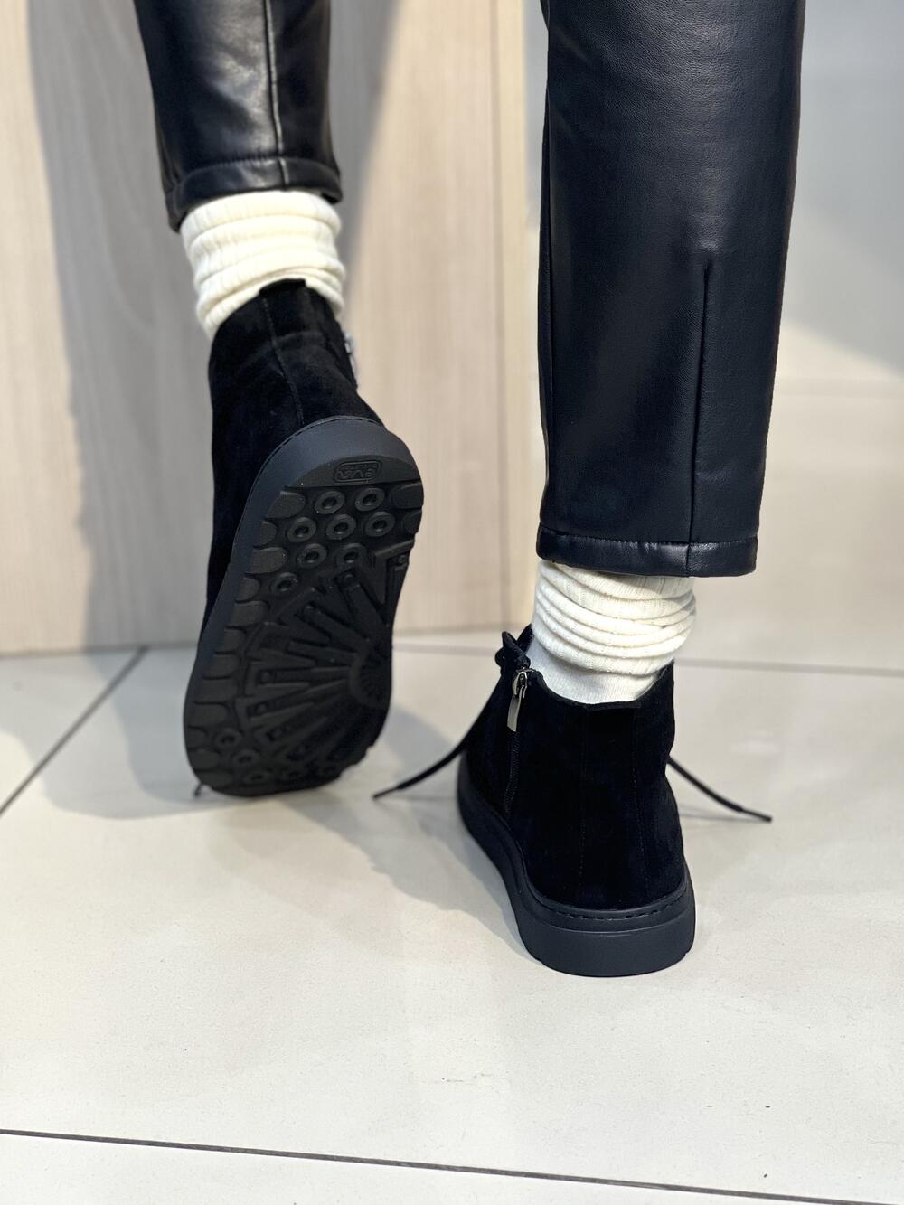 Черевики LP 705325 замша на шнурках чорний, 38