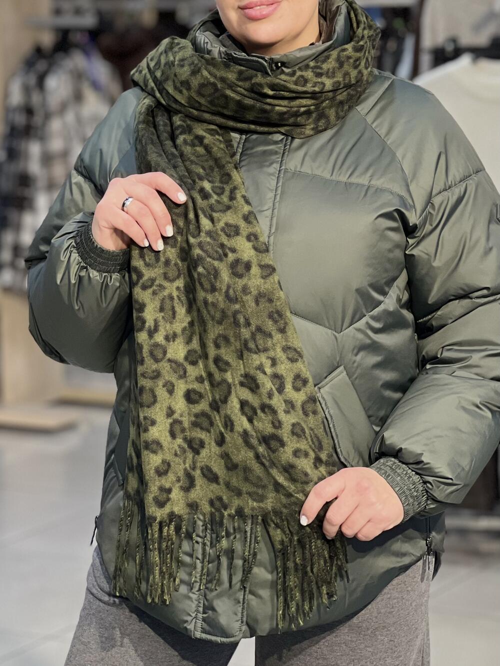 Палантин ЛЕО NEW кашемір принт леопард т.зелений/чорний