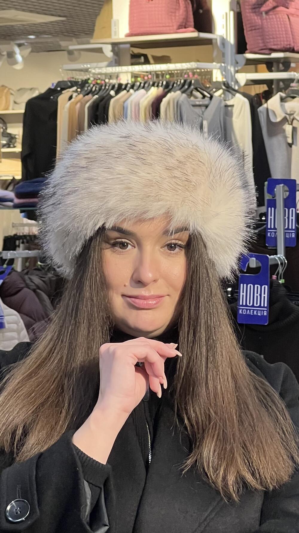 Пов'язка ЛАВЕРНА з штучного хутра молочний/чорний