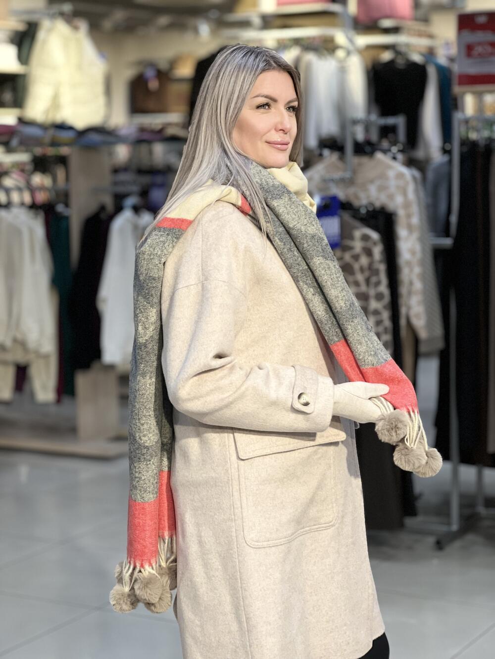 Палантин ЛЕО помпони сірий/крем/алий