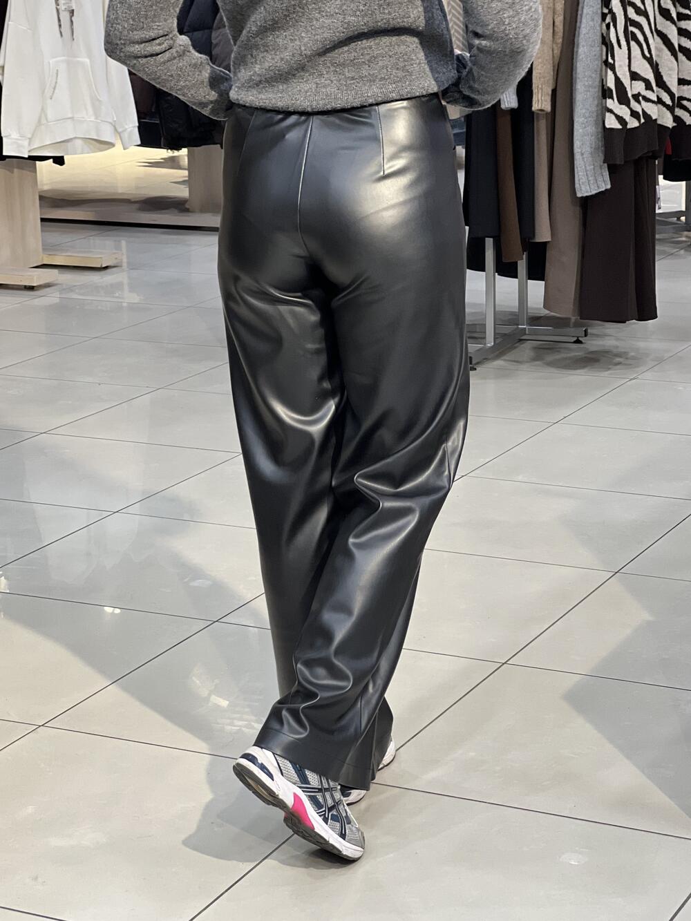 Брюки LP 9118 екошкіра прямого крою чорний, 38-44