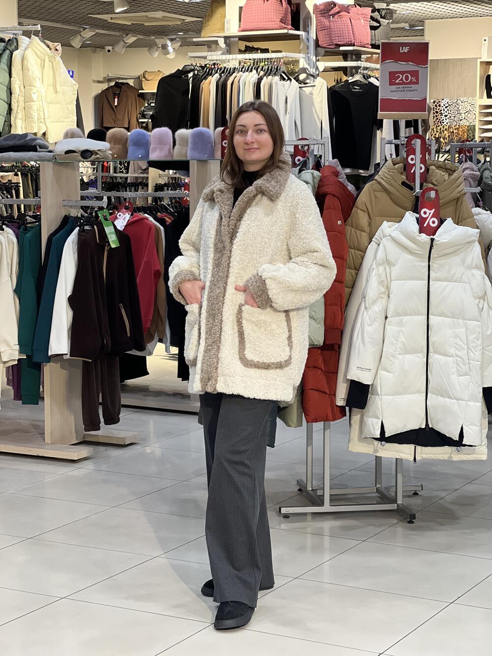 Шубка LJ 761 баранчик середня молочний, 42-48